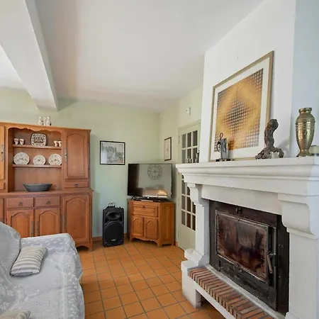 Superb House With Pool Near The Luberon *